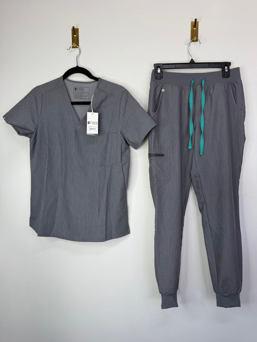 Figs Scrub Set Graphite Gray Catarina Top Zamora Jogger Pants